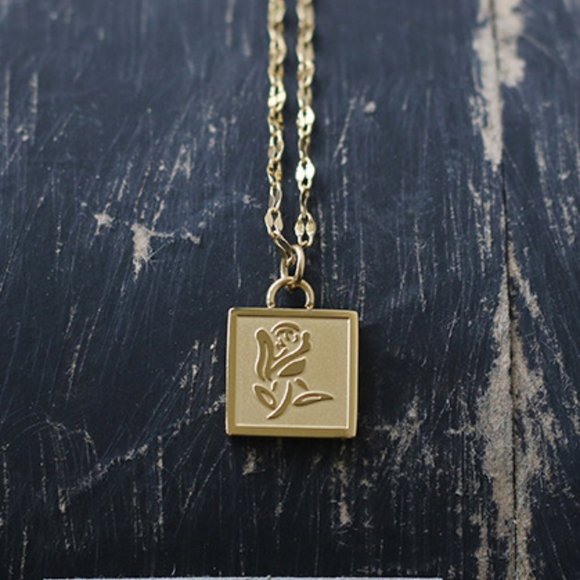Jewelry - NEW 18K Gold Plated Rose Flower Embossed Square Pendant Necklace
